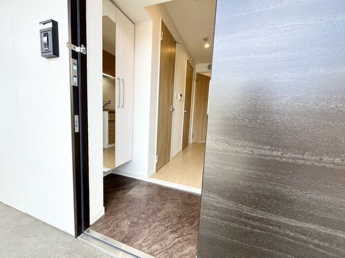 物件内観写真12　(玄関)