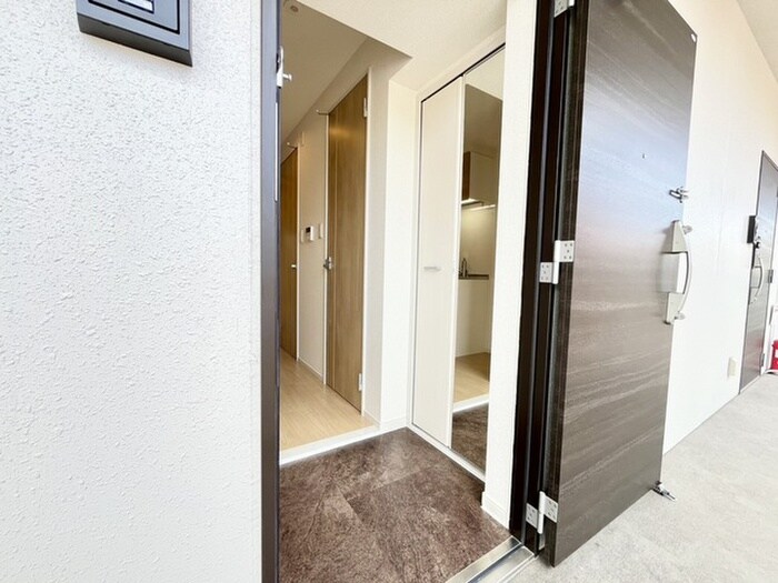 物件内観写真12　(玄関)