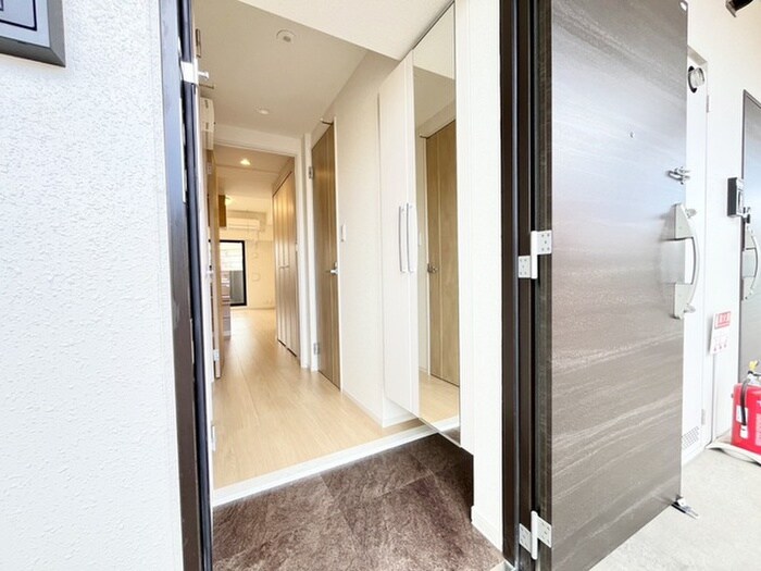 物件内観写真12　(玄関)