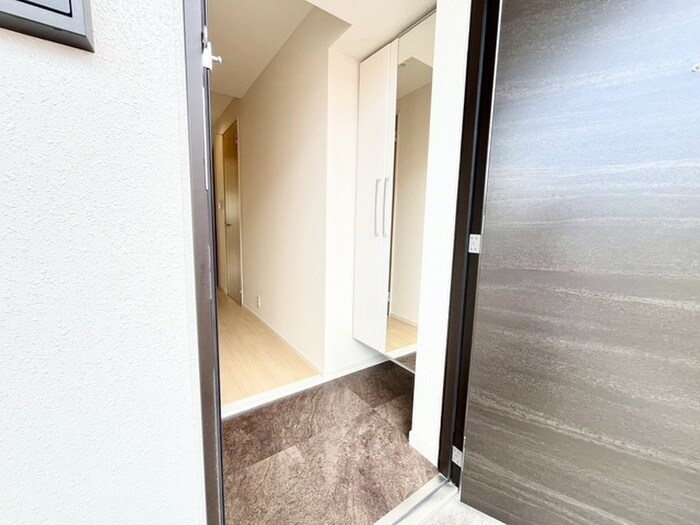 物件内観写真12　(玄関)