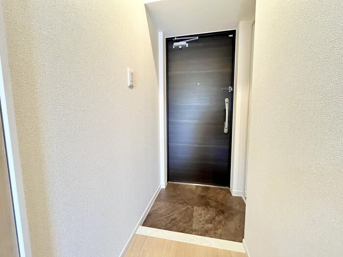 物件内観写真12　(玄関)