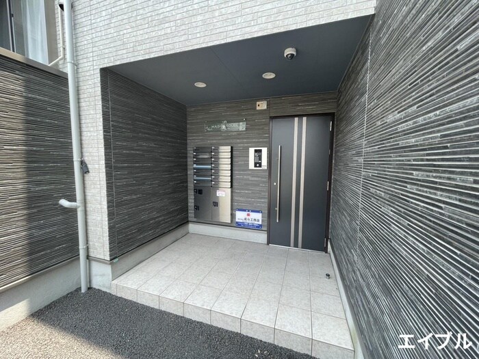 物件外観写真4　(エントランス部分)