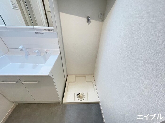 物件内観写真10　(洗濯機置場)