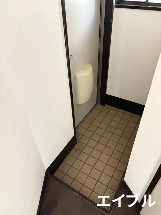 物件内観写真12　(玄関)