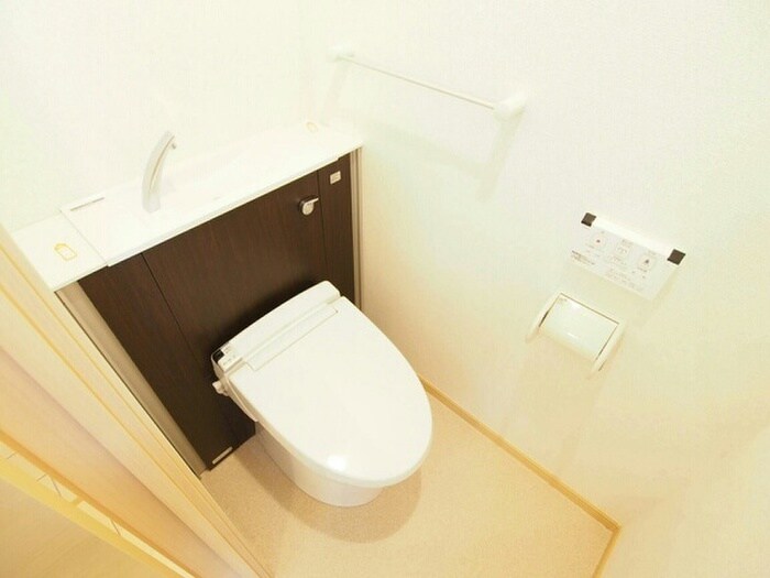 物件内観写真8　(トイレ)