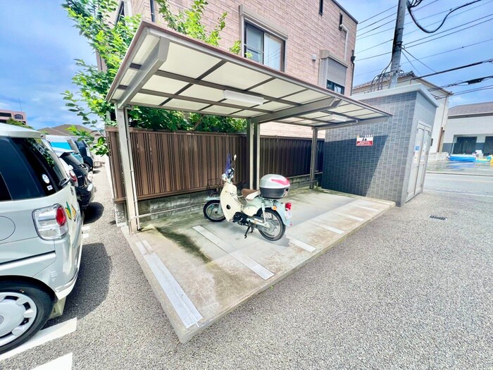物件外観写真2　(駐輪場)