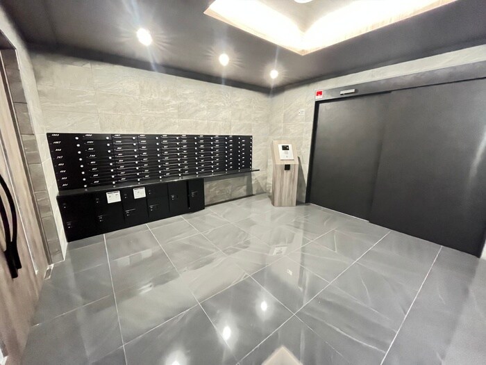 物件外観写真5　(エントランス部分)