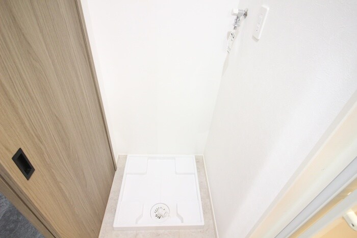 物件内観写真16　(洗濯機置場)