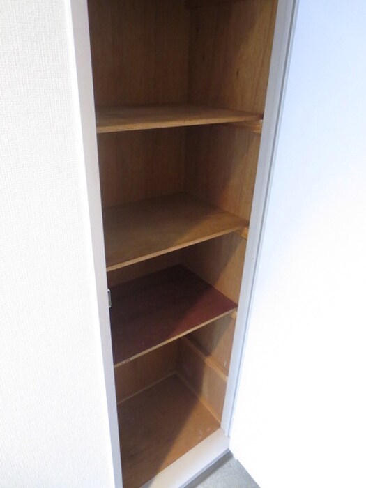 物件内観写真12　(収納)