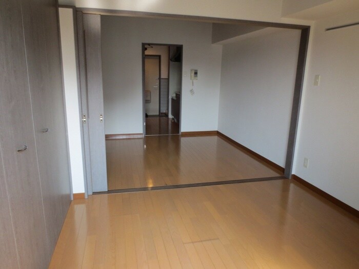 物件内観写真4　(居室)