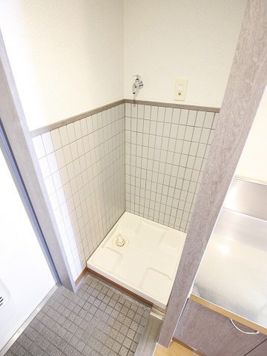 物件内観写真14　(洗濯機置場)