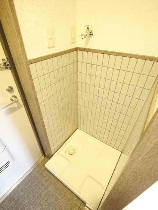 物件内観写真15　(洗濯機置場)