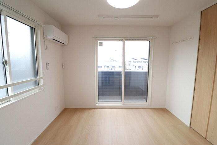 物件内観写真11　(居室)