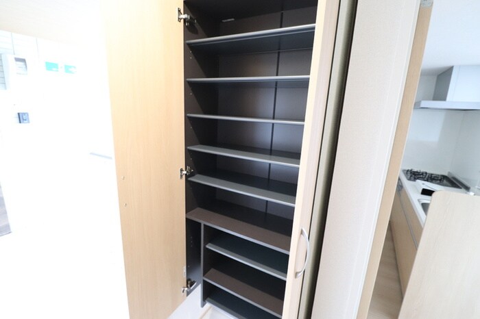 物件内観写真15　(靴箱)