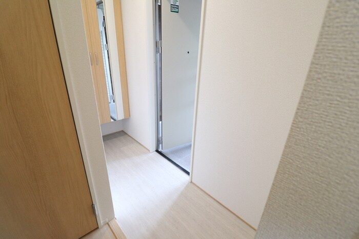 物件内観写真15　(玄関)