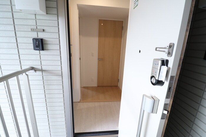 物件内観写真16　(玄関)