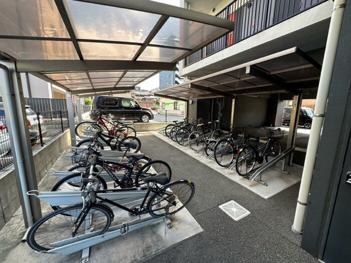 物件外観写真5　(駐輪場)