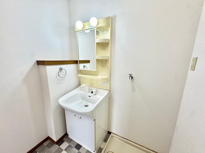 物件内観写真8　(洗面)