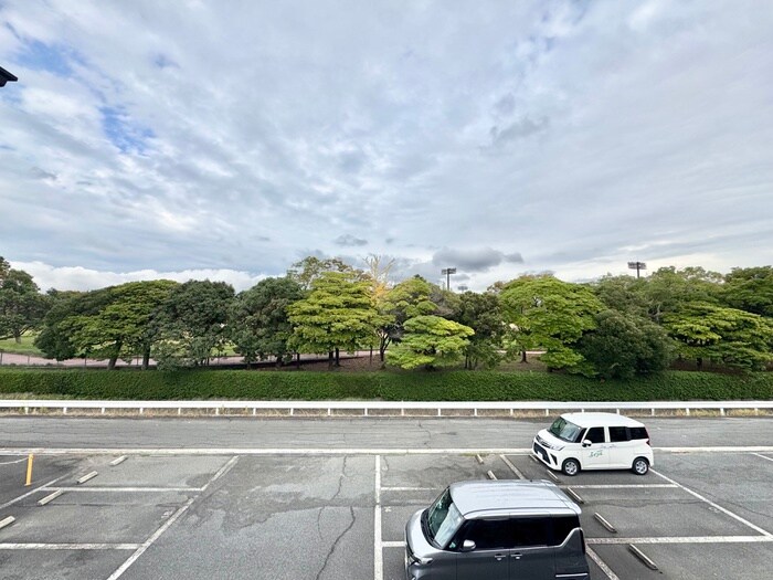 物件内観写真13　(室内からの展望)