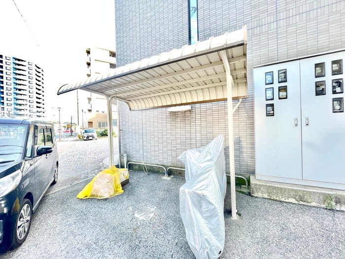 物件外観写真3　(駐輪場)