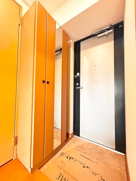 物件内観写真5　(玄関)