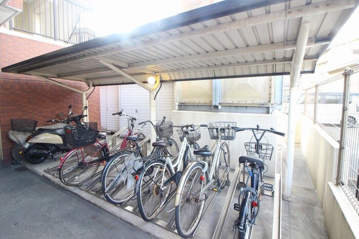 物件外観写真3　(駐輪場)