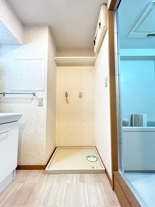 物件内観写真8　(洗濯機置場)