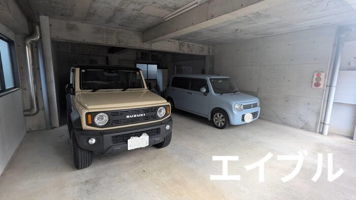 物件外観写真3　(駐車場)