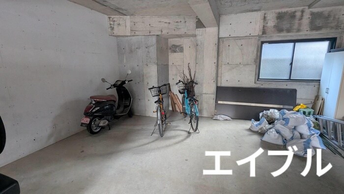 物件外観写真4　(駐輪場)