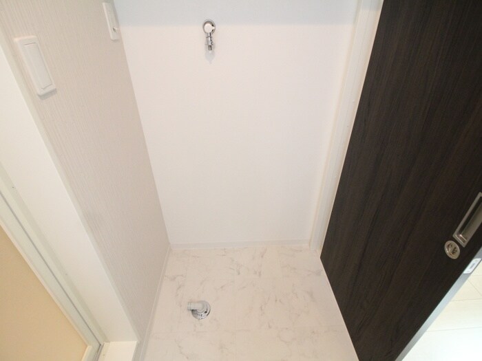 物件内観写真17　(洗濯機置場)