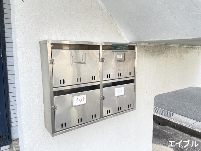 物件外観写真5　(エントランス部分)