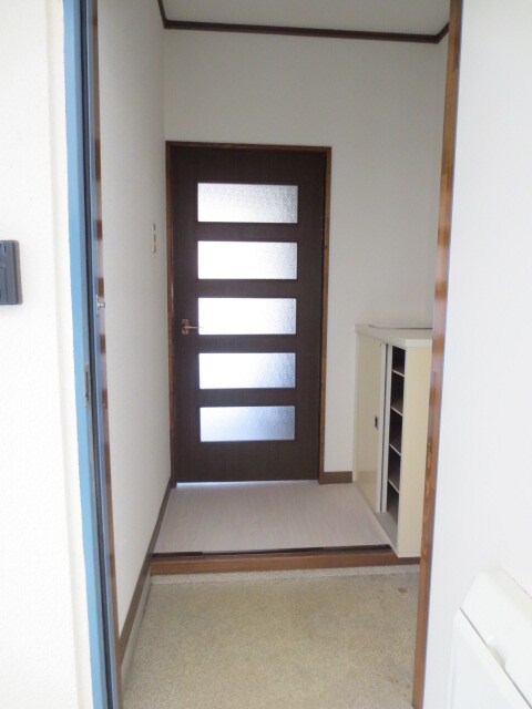 物件内観写真16　(玄関)