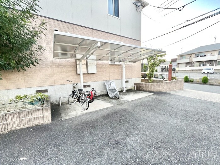 物件外観写真3　(駐輪場)
