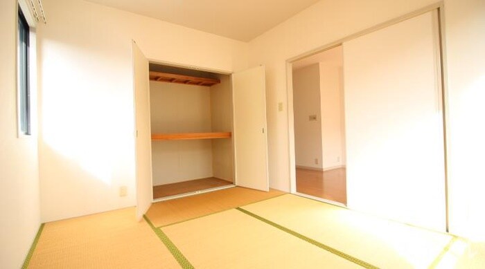 物件内観写真9　(居室)