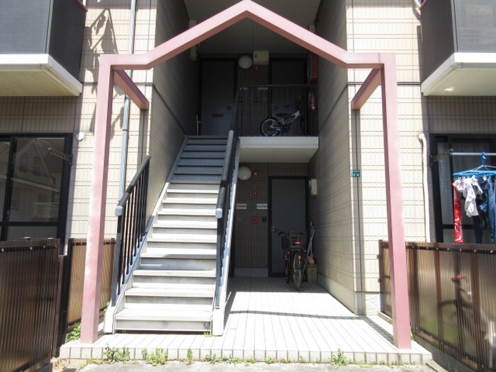 物件外観写真3　(エントランス部分)