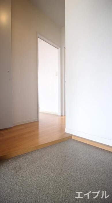 物件内観写真16　(玄関)