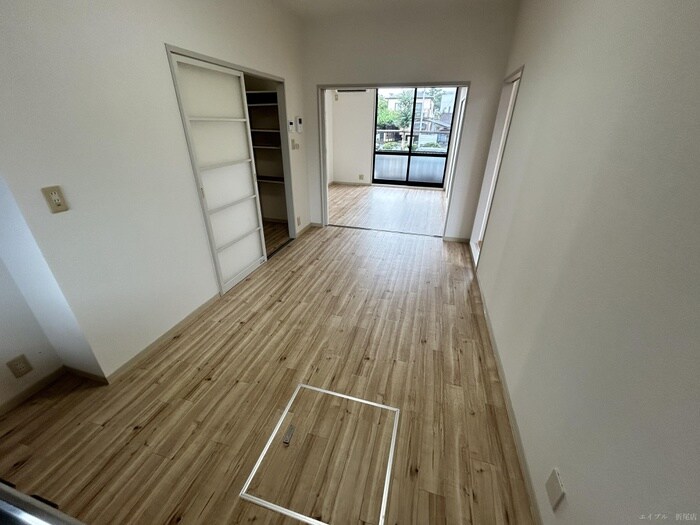 物件内観写真2　(居室)