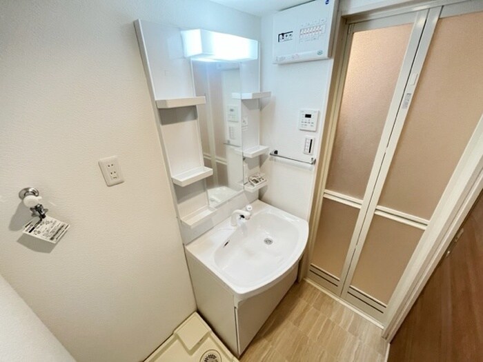 物件内観写真8　(洗面)