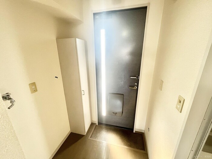 物件内観写真11　(玄関)