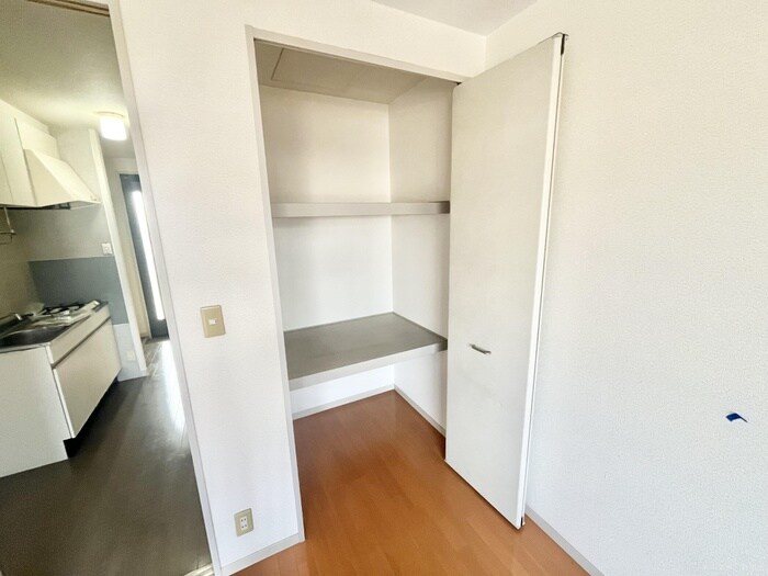 物件内観写真12　(収納)