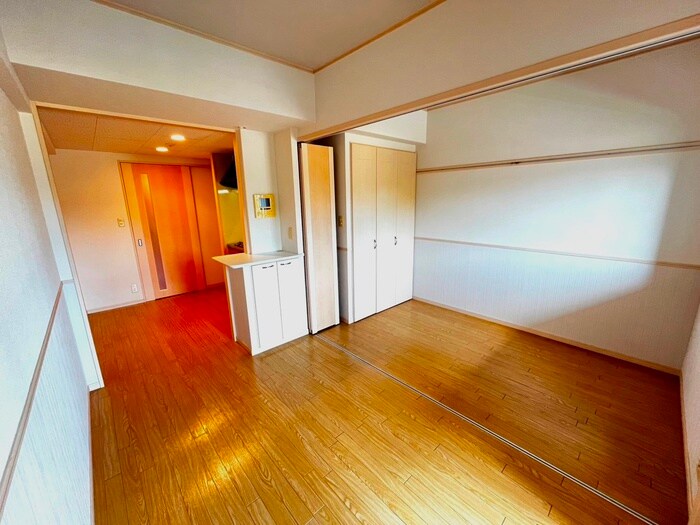 物件内観写真4　(居室)