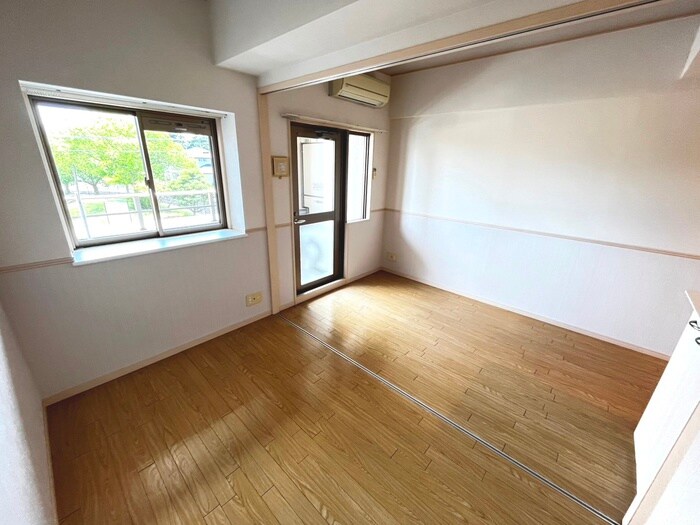 物件内観写真5　(居室)