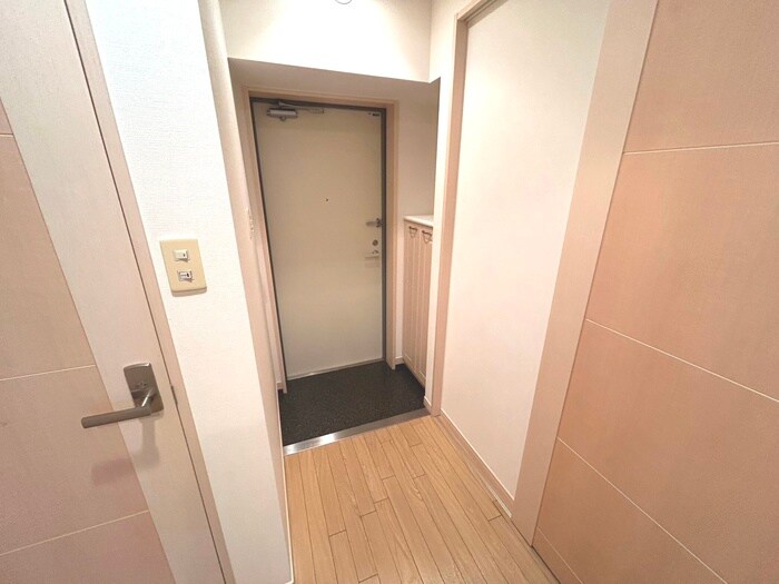 物件内観写真8　(玄関)