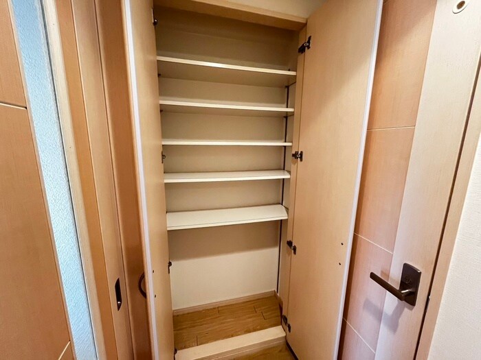 物件内観写真9　(靴箱)