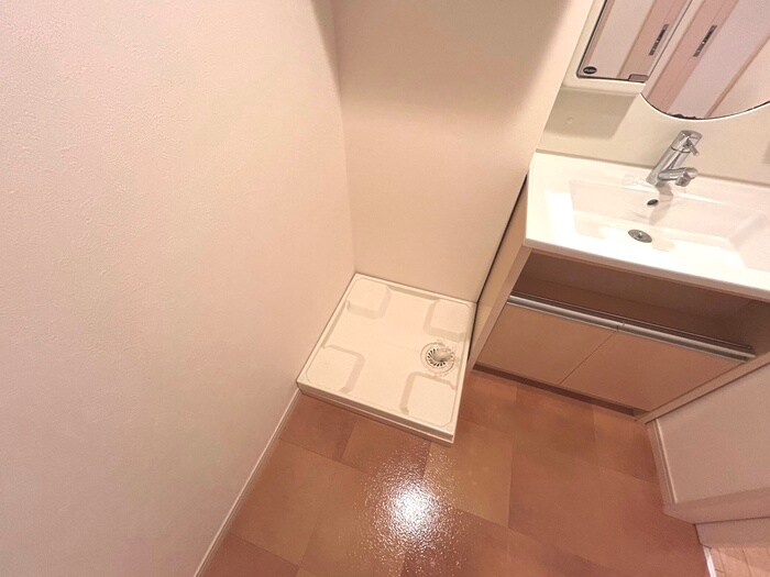 物件内観写真12　(洗濯機置場)