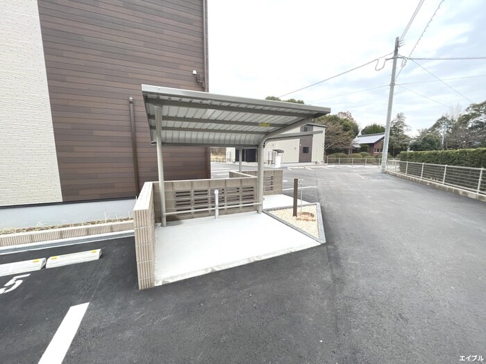 物件外観写真5　(駐輪場)