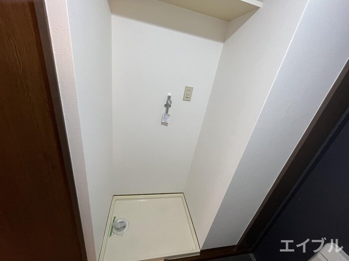 物件内観写真10　(洗濯機置場)