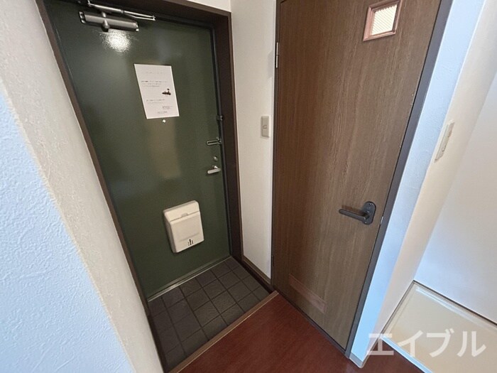 物件内観写真13　(玄関)