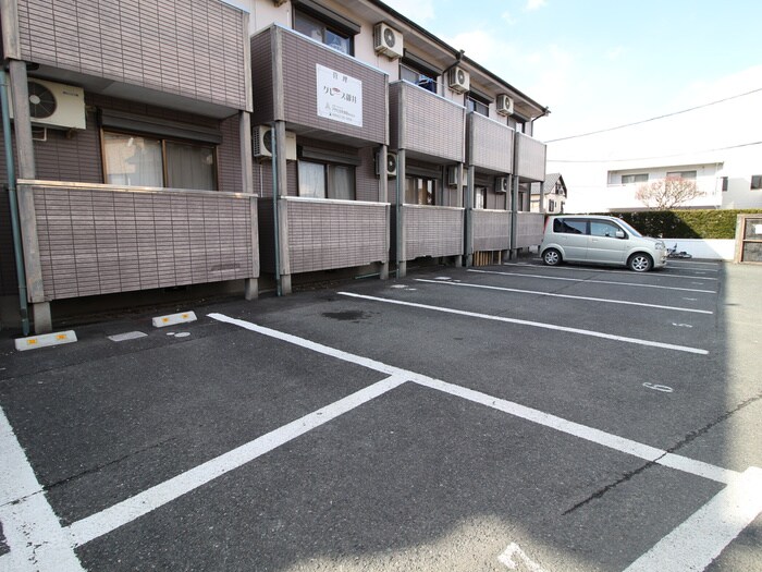 物件外観写真3　(駐車場)