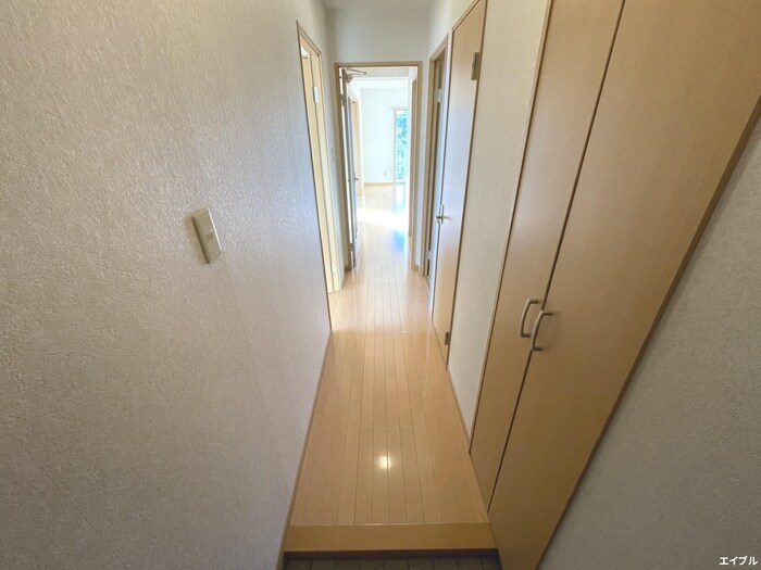 物件内観写真12　(玄関)